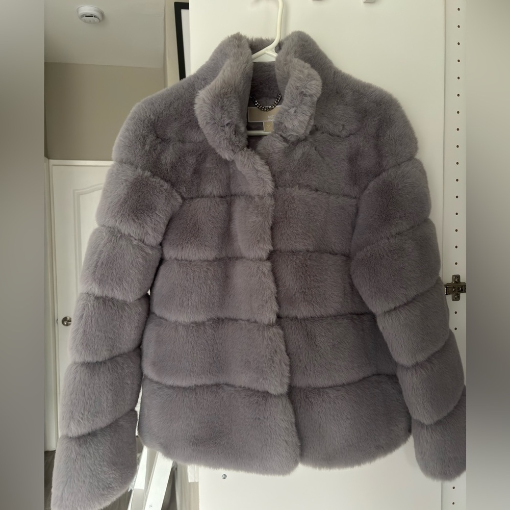 Luxurious Michael Kors Faux Fur Coat in Grey